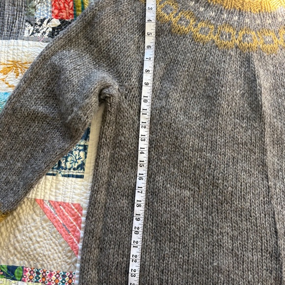 Handknit Icelandic Wool Léttlopi Colorwork Sweater - Picture 5 of 8